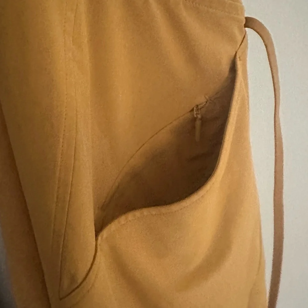 Athleta Marlow Gold Yellow Romper Size Extra Large - Picture 9 of 12